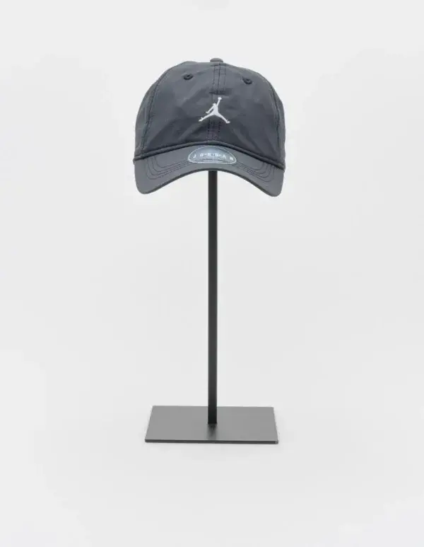 Cappello Jordan Nero ricamo a contrasto - Jordan