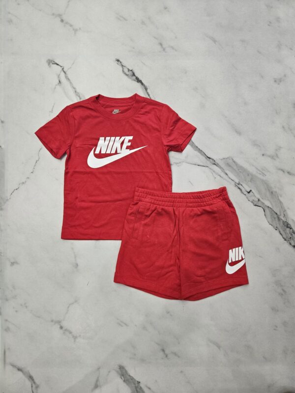 Completo t shirt e short rosso - Nike